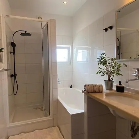 Apartment Artist Loft, Romantic Seaview Retreat Free Parking *