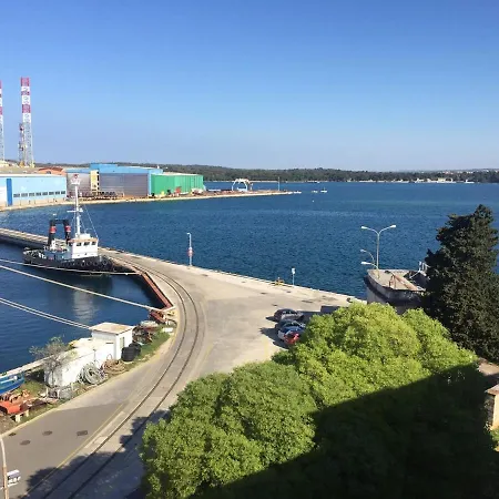 Artist Loft, Romantic Seaview Retreat Free Parking Apartment *