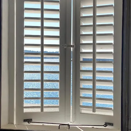 Artist Loft, Romantic Seaview Retreat Free Parking * Pula