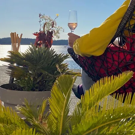 Apartment Artist Loft, Romantic Seaview Retreat Free Parking *
