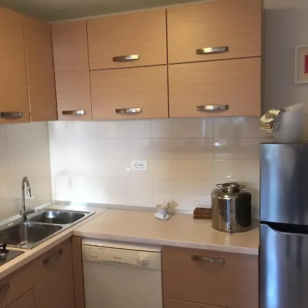 Apartment Artist Loft, Romantic Seaview Retreat Free Parking Pula