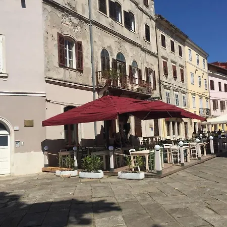 Artist Loft, Romantic Seaview Retreat Free Parking * Pula